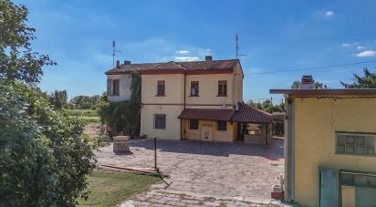 Casa indipendente / Villa 6 locali di 228 m² in Migliarino (44027)