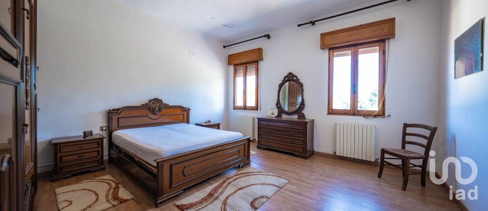 Casa indipendente / Villa 6 locali di 228 m² in Migliarino (44027)