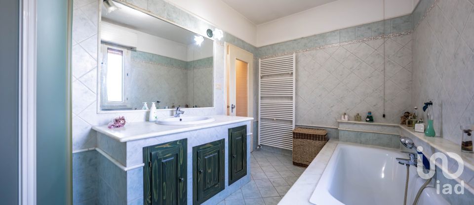 Casa indipendente / Villa 6 locali di 228 m² in Migliarino (44027)