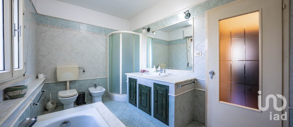 Casa indipendente / Villa 6 locali di 228 m² in Migliarino (44027)