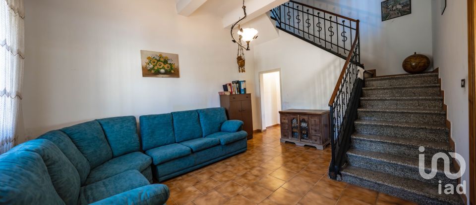 Casa indipendente / Villa 6 locali di 228 m² in Migliarino (44027)