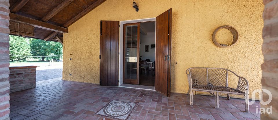 Casa indipendente / Villa 6 locali di 228 m² in Migliarino (44027)