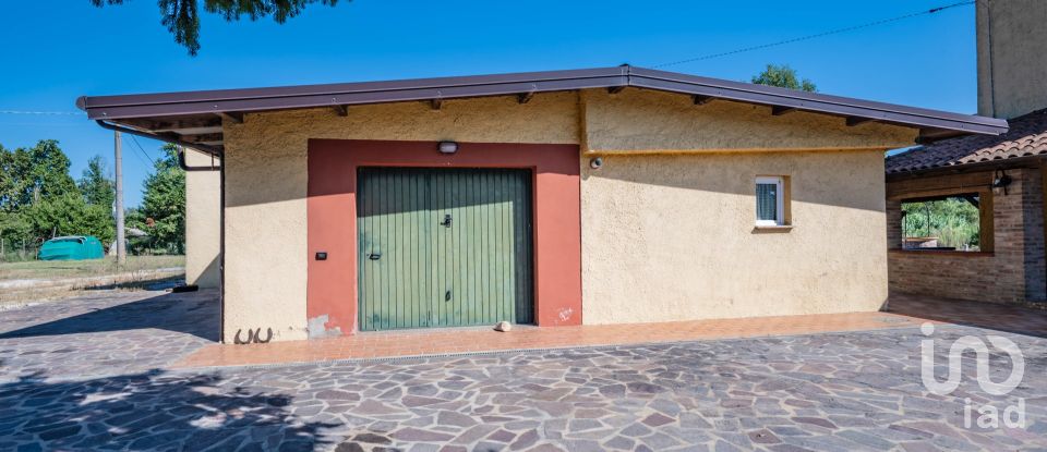 Casa indipendente / Villa 6 locali di 228 m² in Migliarino (44027)