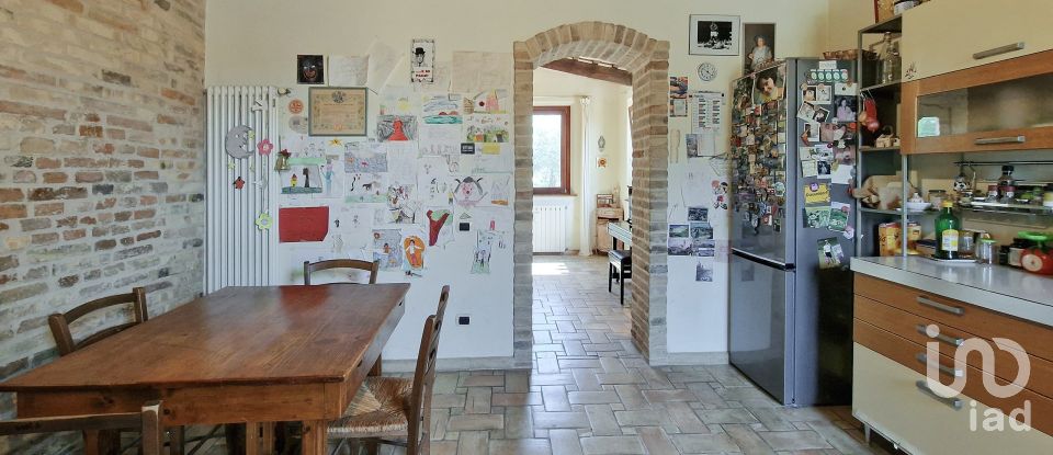 Rifugio 5 locali di 145 m² in Sant'Elpidio a Mare (63811)