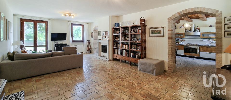 Rifugio 5 locali di 145 m² in Sant'Elpidio a Mare (63811)