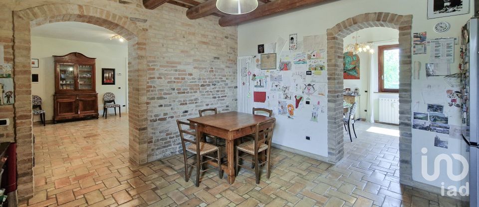 Rifugio 5 locali di 145 m² in Sant'Elpidio a Mare (63811)