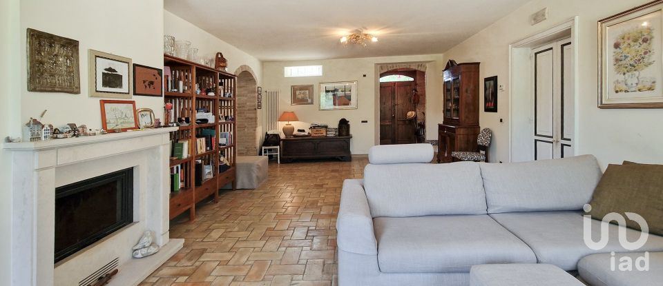 Rifugio 5 locali di 145 m² in Sant'Elpidio a Mare (63811)