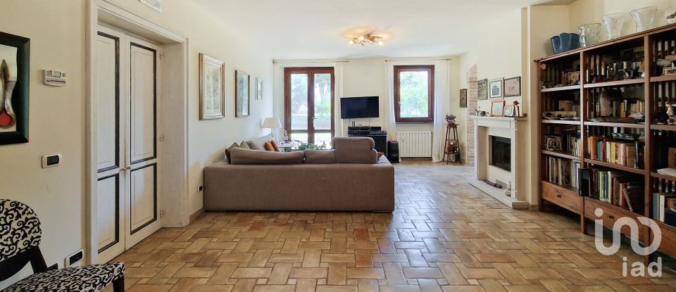 Rifugio 5 locali di 145 m² in Sant'Elpidio a Mare (63811)