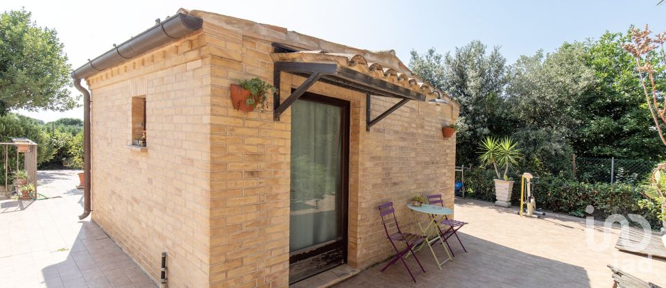 Rifugio 5 locali di 145 m² in Sant'Elpidio a Mare (63811)