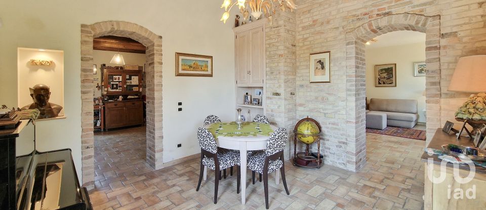 Rifugio 5 locali di 145 m² in Sant'Elpidio a Mare (63811)