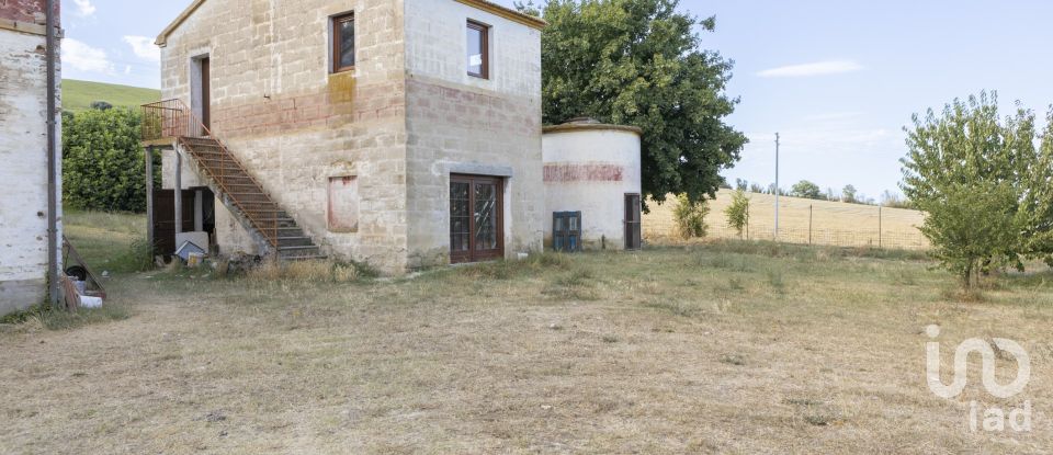 Casa indipendente 18 locali di 390 m² in Osimo (60027)