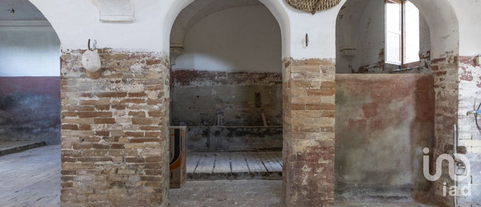 Casa indipendente 18 locali di 390 m² in Osimo (60027)