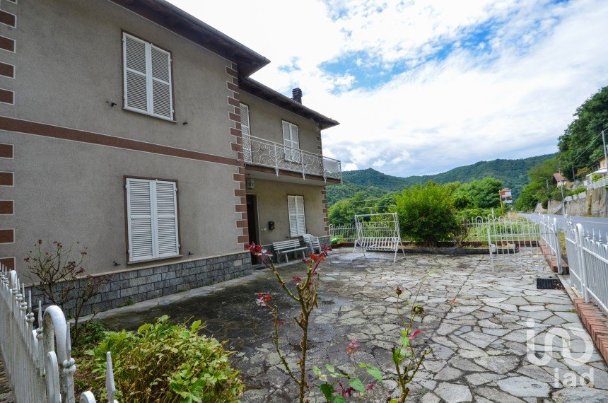 House 8 rooms of 202 m² in Millesimo (17017)