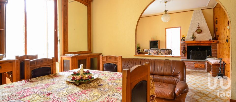 House 8 rooms of 202 m² in Millesimo (17017)