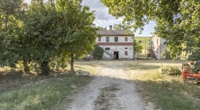 Casa indipendente 18 locali di 390 m² in Osimo (60027)