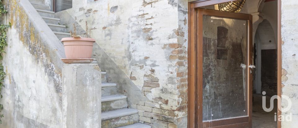 Casa indipendente 18 locali di 390 m² in Osimo (60027)