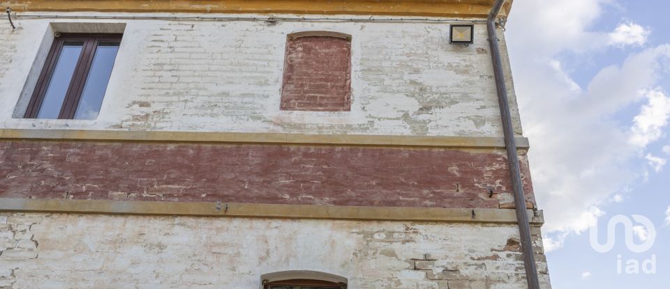 Casa indipendente 18 locali di 390 m² in Osimo (60027)