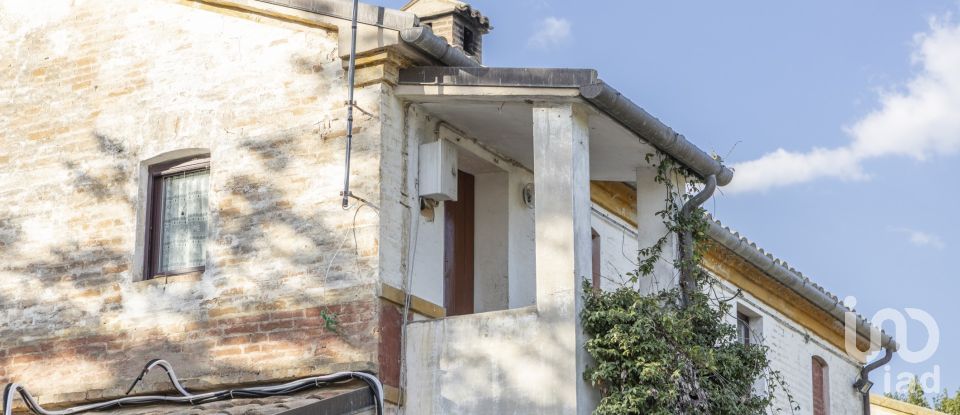 Casa indipendente 18 locali di 390 m² in Osimo (60027)