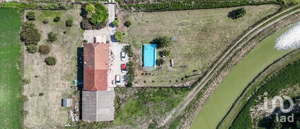 Casa indipendente / Villa 6 locali di 3.149 m² in Berra (44033)