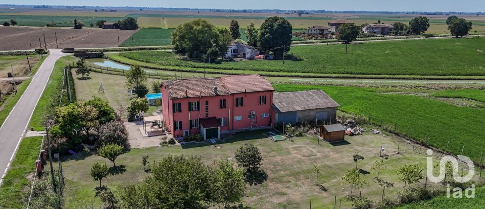 Casa indipendente / Villa 6 locali di 3.149 m² in Berra (44033)