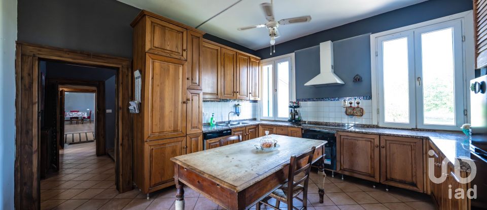 Casa indipendente / Villa 6 locali di 3.149 m² in Berra (44033)