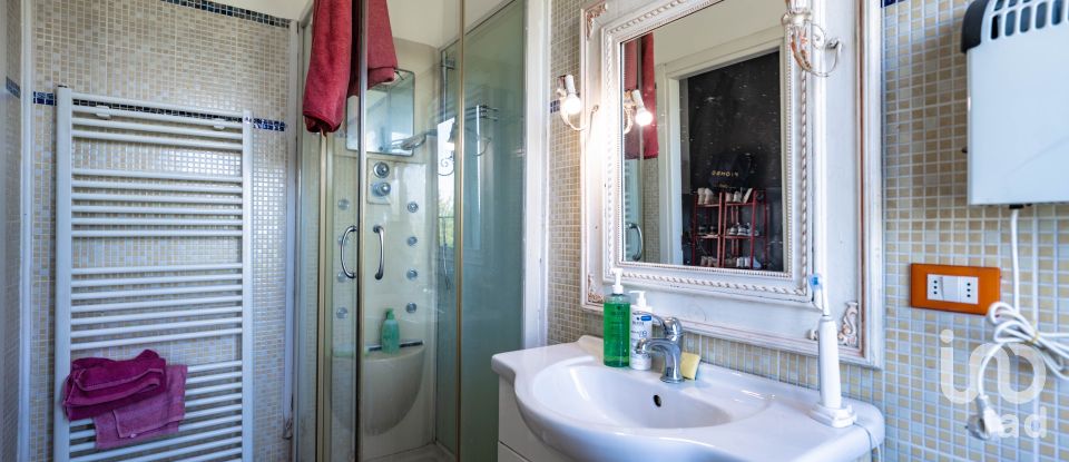 Casa indipendente / Villa 6 locali di 3.149 m² in Berra (44033)