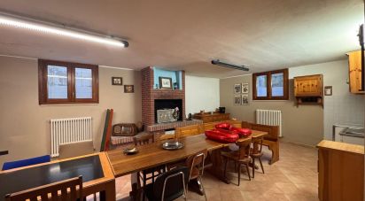 Casale 8 locali di 302 m² in Pesaro (61122)