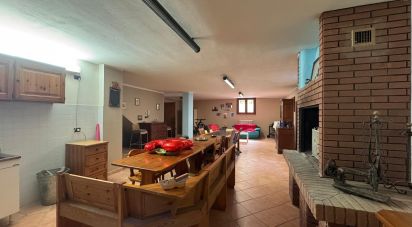 Casale 8 locali di 302 m² in Pesaro (61122)