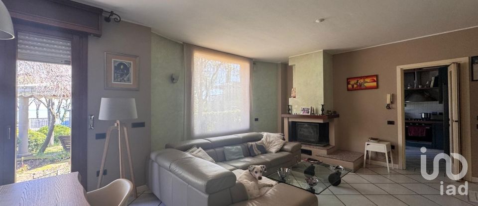 Casale 8 locali di 302 m² in Pesaro (61122)