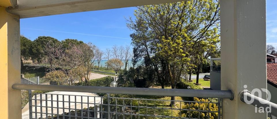 Casale 8 locali di 302 m² in Pesaro (61122)