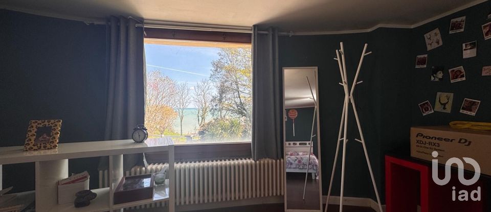 Casale 8 locali di 302 m² in Pesaro (61122)