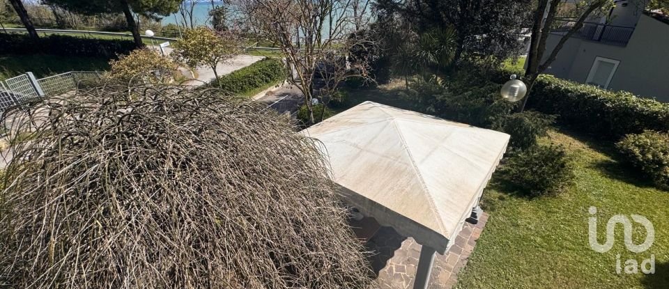 Casale 8 locali di 302 m² in Pesaro (61122)