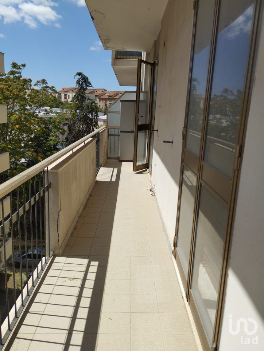 Appartamento 6 locali di 121 m² a Sassari (07100)