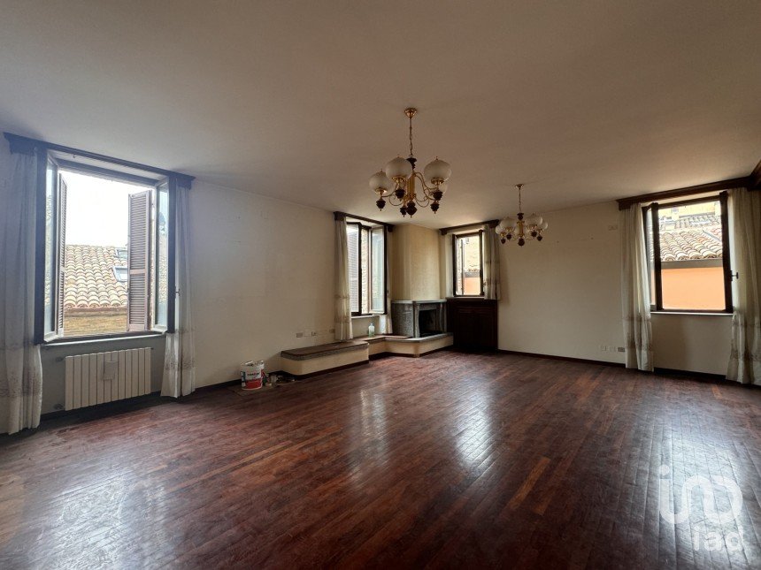 Apartment 14 rooms of 350 m² in Fano (61032)