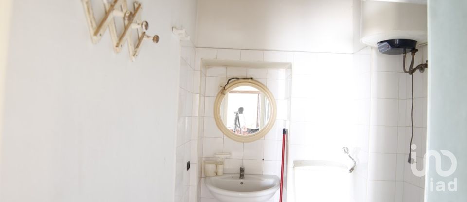 Varie superfici 0 locali di 500 m² in Frontone (61040)