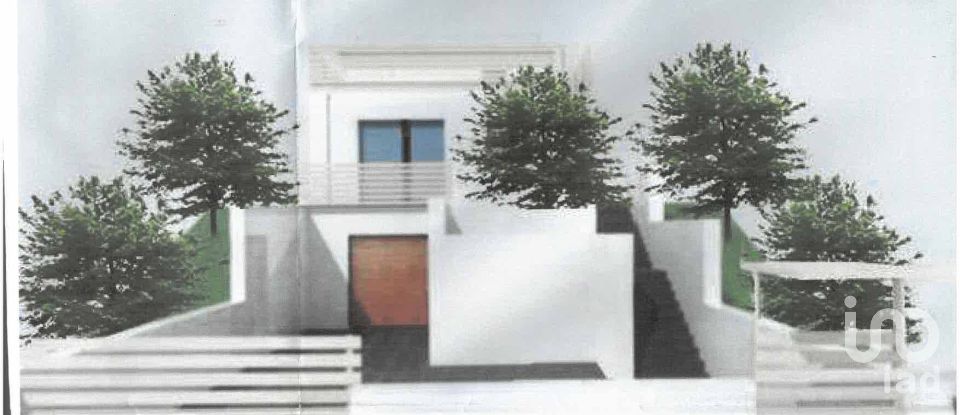 Land of 871 m² in Offagna (60020)