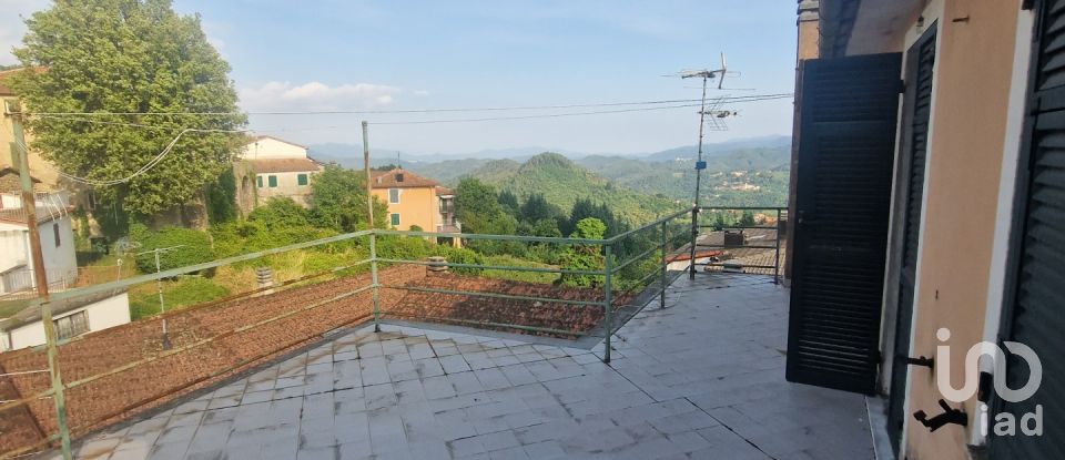 Casa di paese 5 locali di 100 m² in Carro (19012)