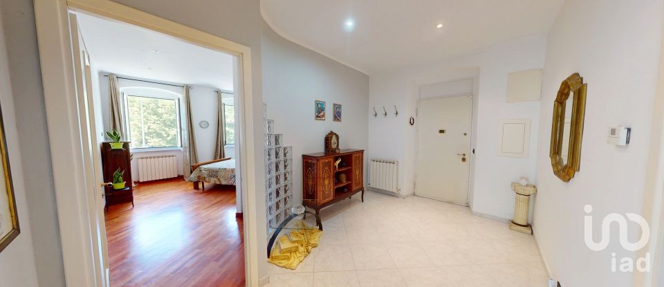 Casa indipendente / Villa 6 locali di 116 m² in Genova (16164)