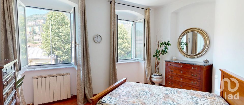 Casa indipendente / Villa 6 locali di 116 m² in Genova (16164)