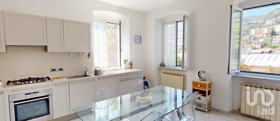 Casa indipendente / Villa 6 locali di 116 m² in Genova (16164)