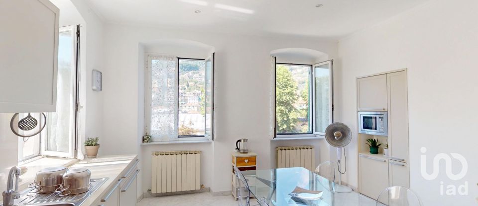 Casa indipendente / Villa 6 locali di 116 m² in Genova (16164)