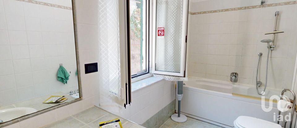 Casa indipendente / Villa 6 locali di 116 m² in Genova (16164)