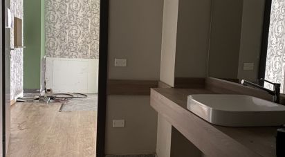 Negozio / locale commerciale di 204 m² in Pesaro (61121)