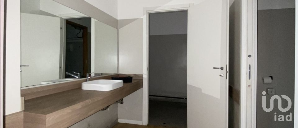 Shop / premises commercial of 204 m² in Pesaro (61121)