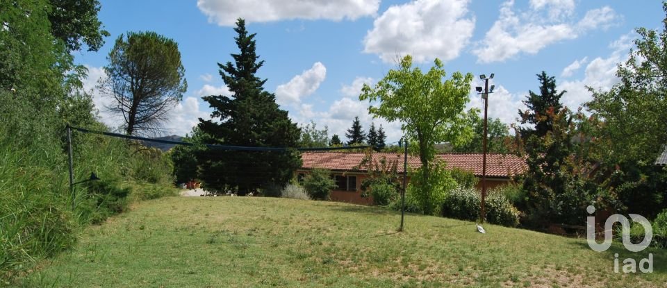 Hotel-restaurant of 2,500 m² in Urbino (61029)