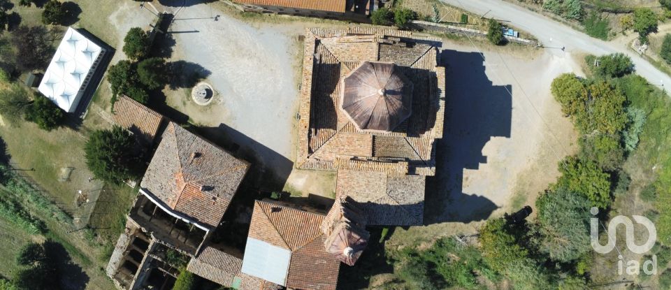 Varie superfici di 6.799 m² in Panicale (06064)