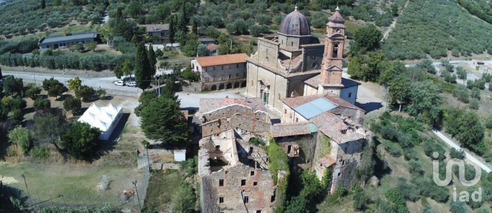 Varie superfici di 6.799 m² in Panicale (06064)