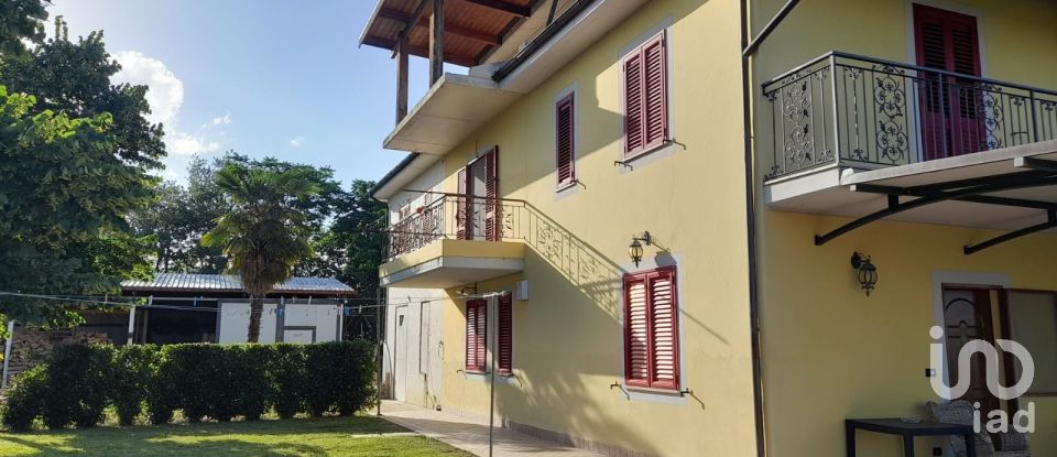 Casa indipendente / Villa 12 locali di 320 m² in Cellino Attanasio (64036)