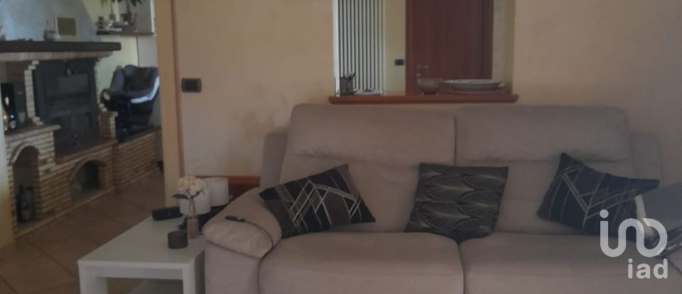 Casa indipendente / Villa 12 locali di 320 m² in Cellino Attanasio (64036)