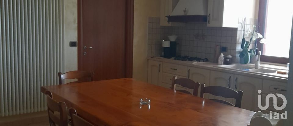 Casa indipendente / Villa 12 locali di 320 m² in Cellino Attanasio (64036)